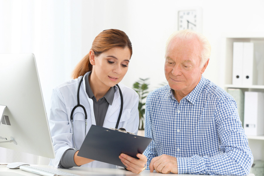 Si está a punto de cumplir los 65 años, es importante que empiece a informarse sobre las ventajas de Medicare Advantage y cómo puede funcionar para usted